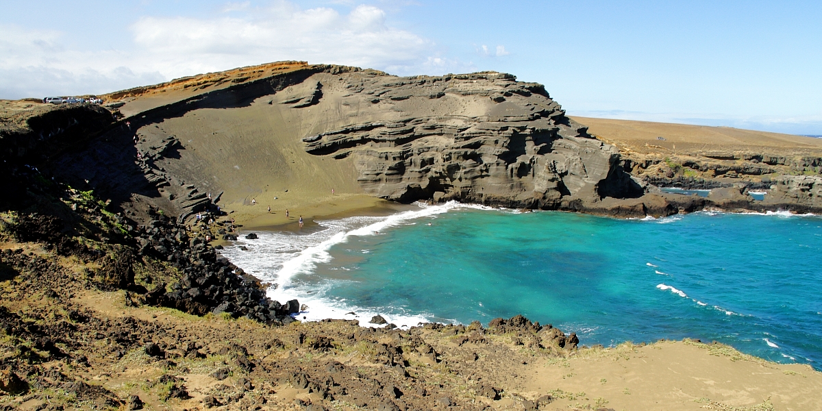 Забудьте про білий пісок: 10 пляжів, де він рожевий, зелений і навіть чорний